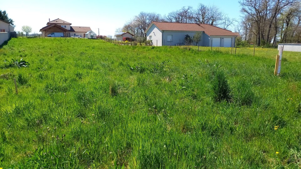 TERRAIN 823 m² ST DIDIER DE LA TOUR